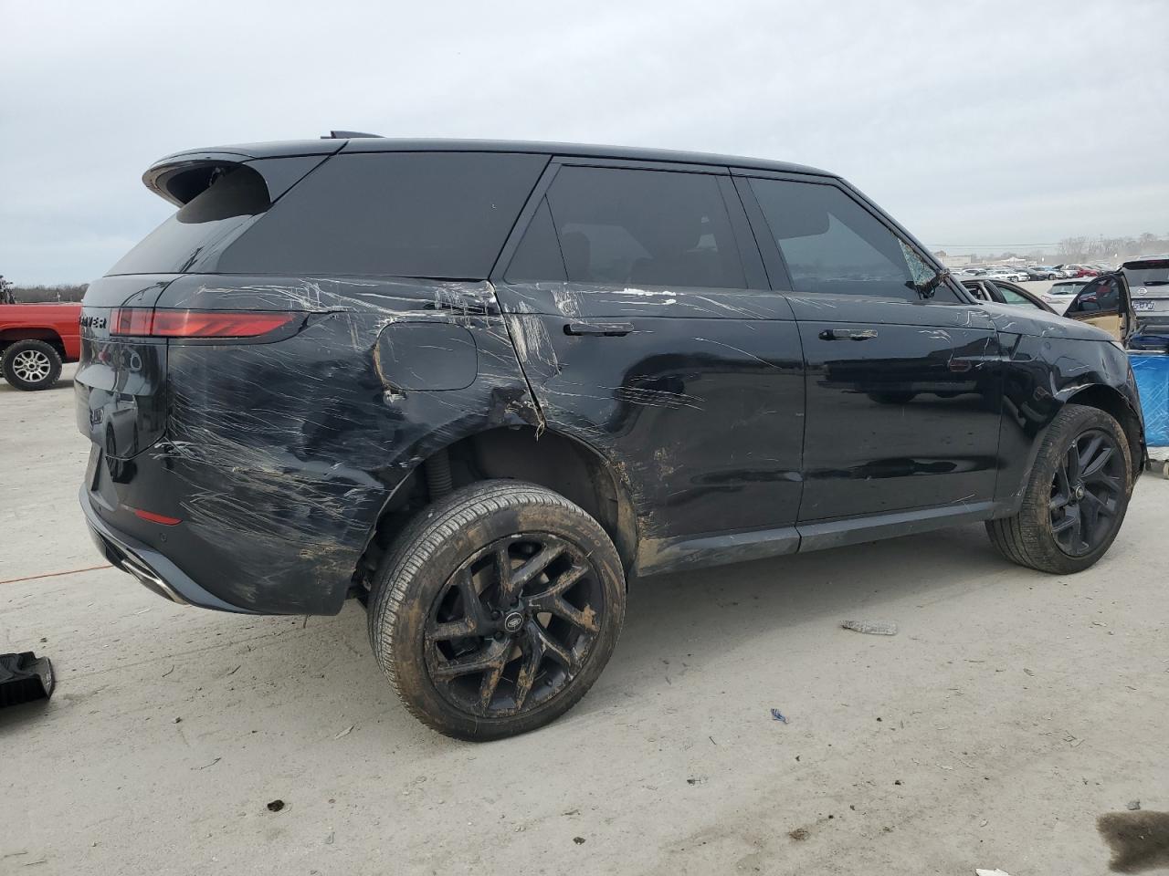 2024 Land Rover Range Rover VIN SAL1P9EU6RA173103 Copart auction photo, side / rear end damage thumbnail 3