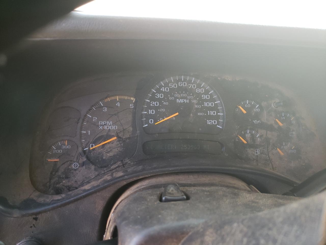2004 Chevrolet Silverado VIN 1GCJK33114F154675 Copart auction photo, front end damage thumbnail 9