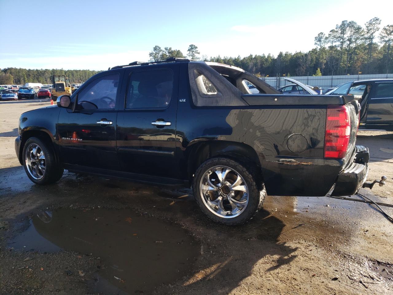 2007 Chevrolet Avalanche VIN 3GNEC12J47G308178 Copart auction photo, front end damage thumbnail 2