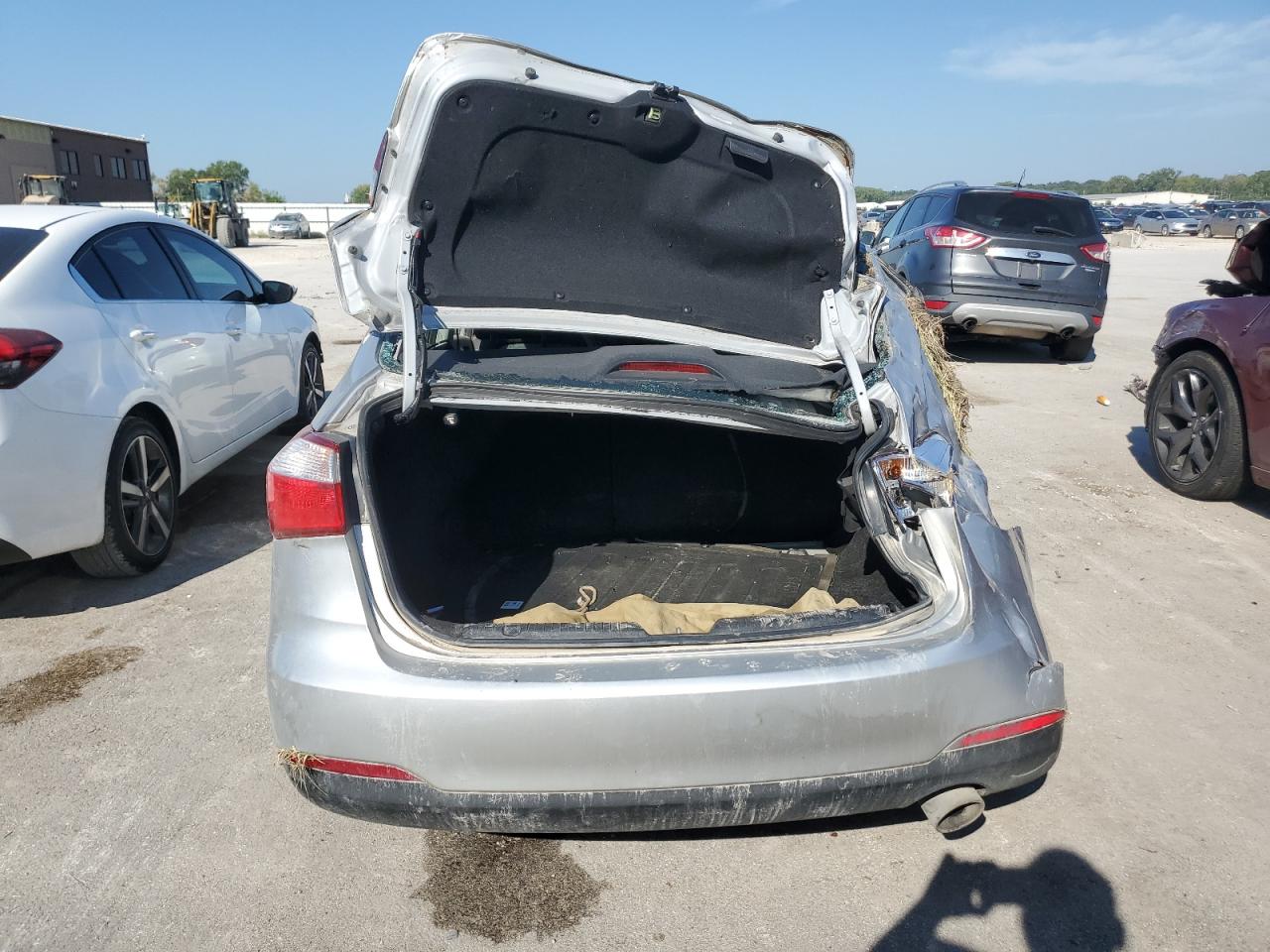 2016 KIA Forte VIN KNAFX4A88G5450698 Copart auction photo, all over damage thumbnail 6