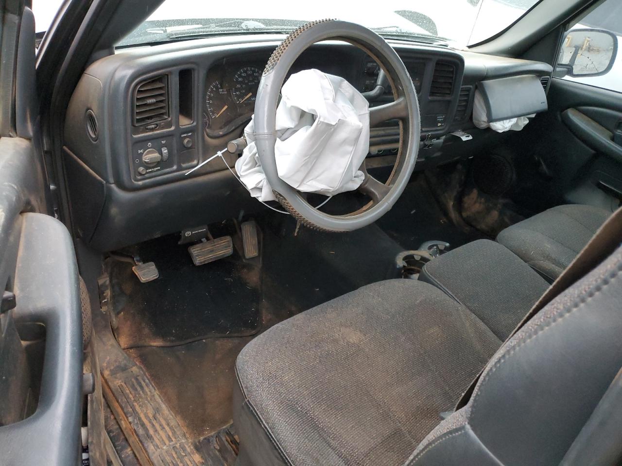 2002 Chevrolet Silverado VIN 1GCEC14V02Z181060 Copart auction photo, front end damage thumbnail 8