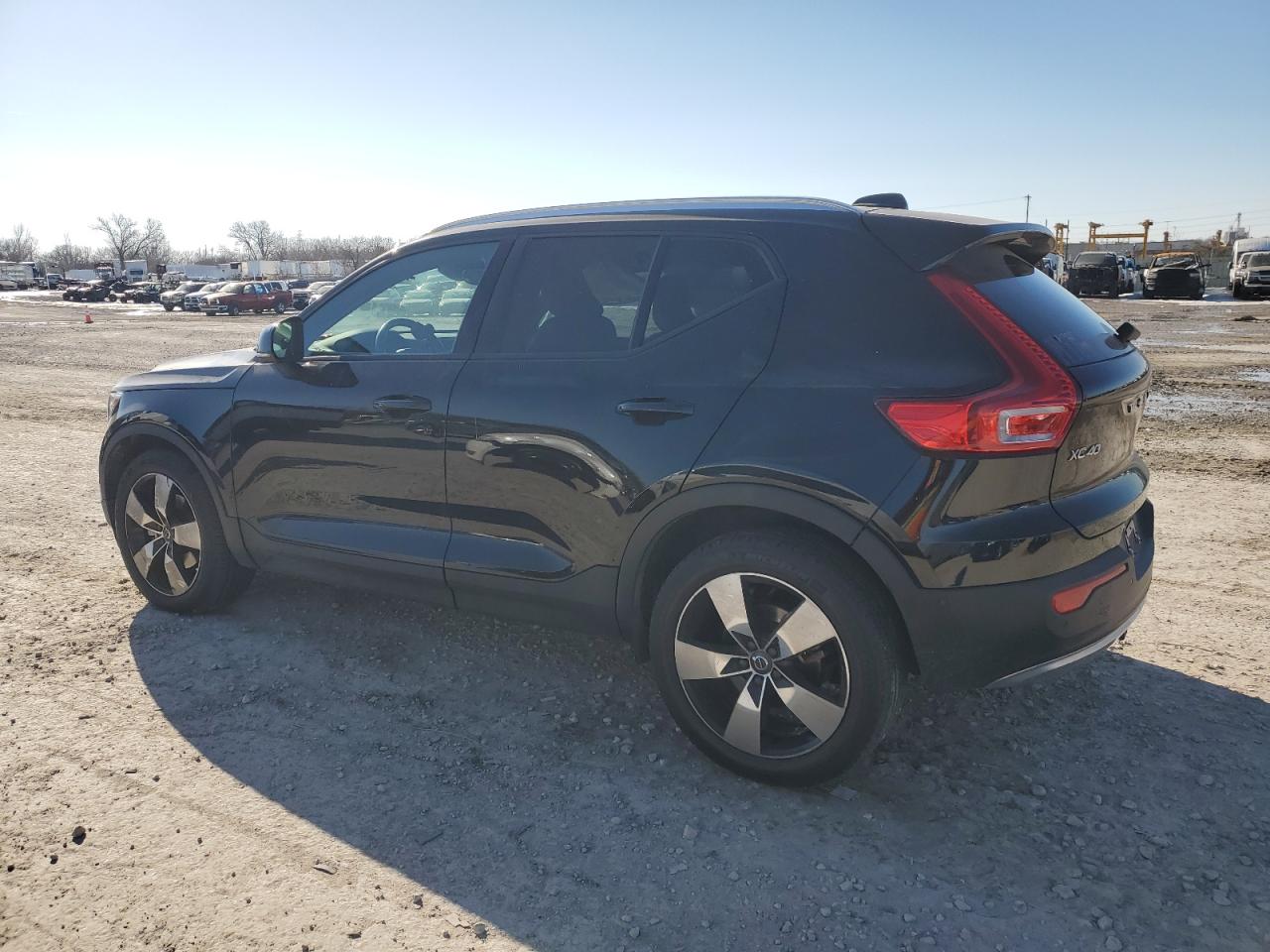2019 Volvo XC40 VIN YV4162UK6K2122988 Copart auction photo, side / minor dent/scratches damage thumbnail 2