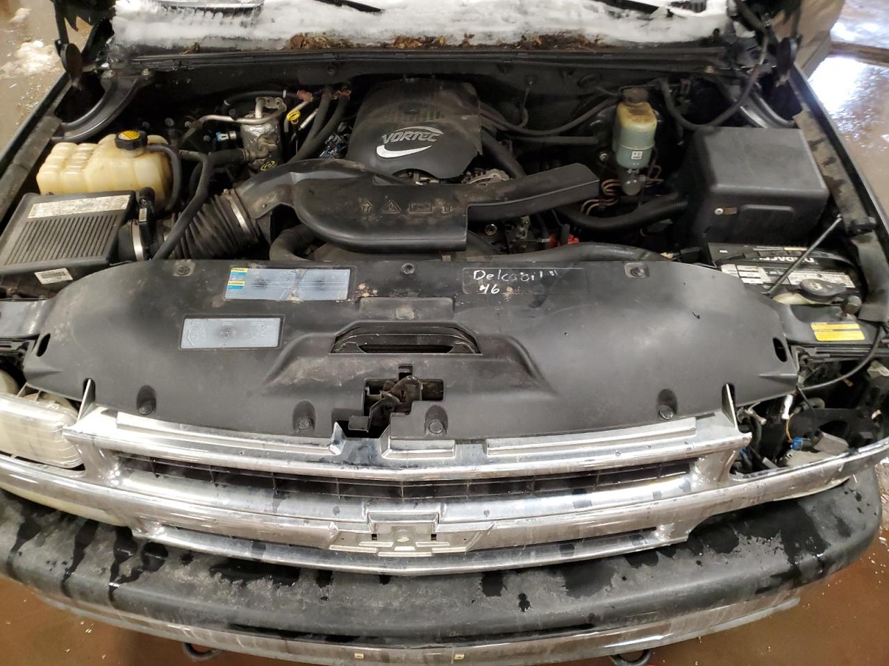 2002 Chevrolet Suburban VIN 1GNFK16Z42J110098 Copart auction photo, front end / side damage thumbnail 12