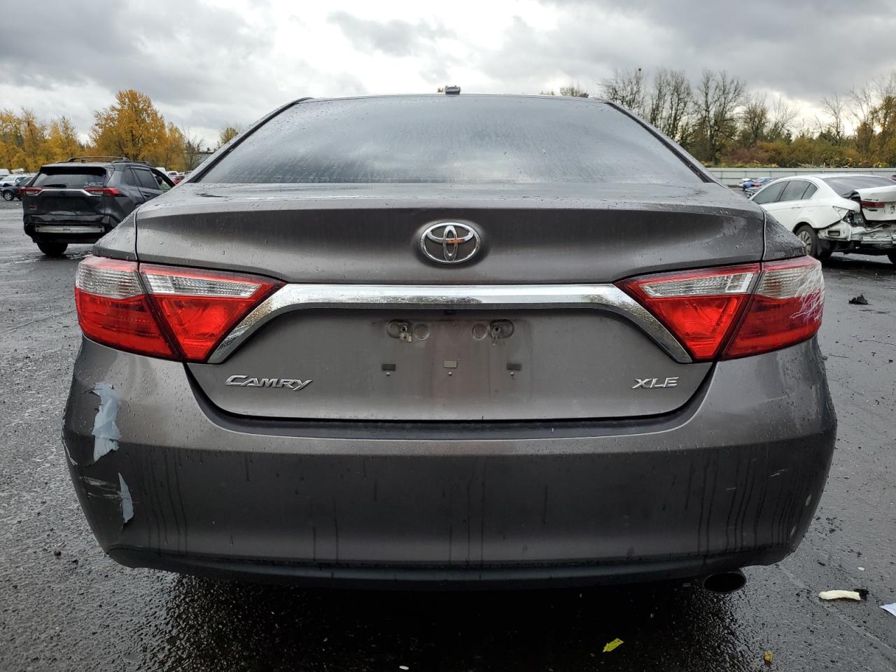 2017 Toyota Camry VIN 4T1BF1FK5HU704622 Copart auction photo, front end / rear end damage thumbnail 6