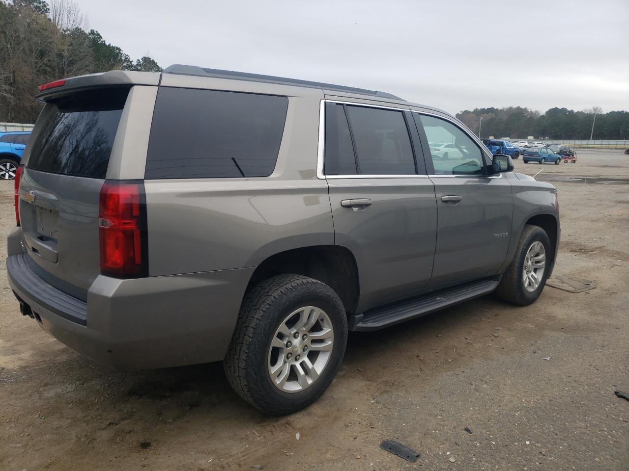 2017 Chevrolet Tahoe VIN 1GNSCAKC2HR192453 Copart auction photo, front end / side damage thumbnail 3