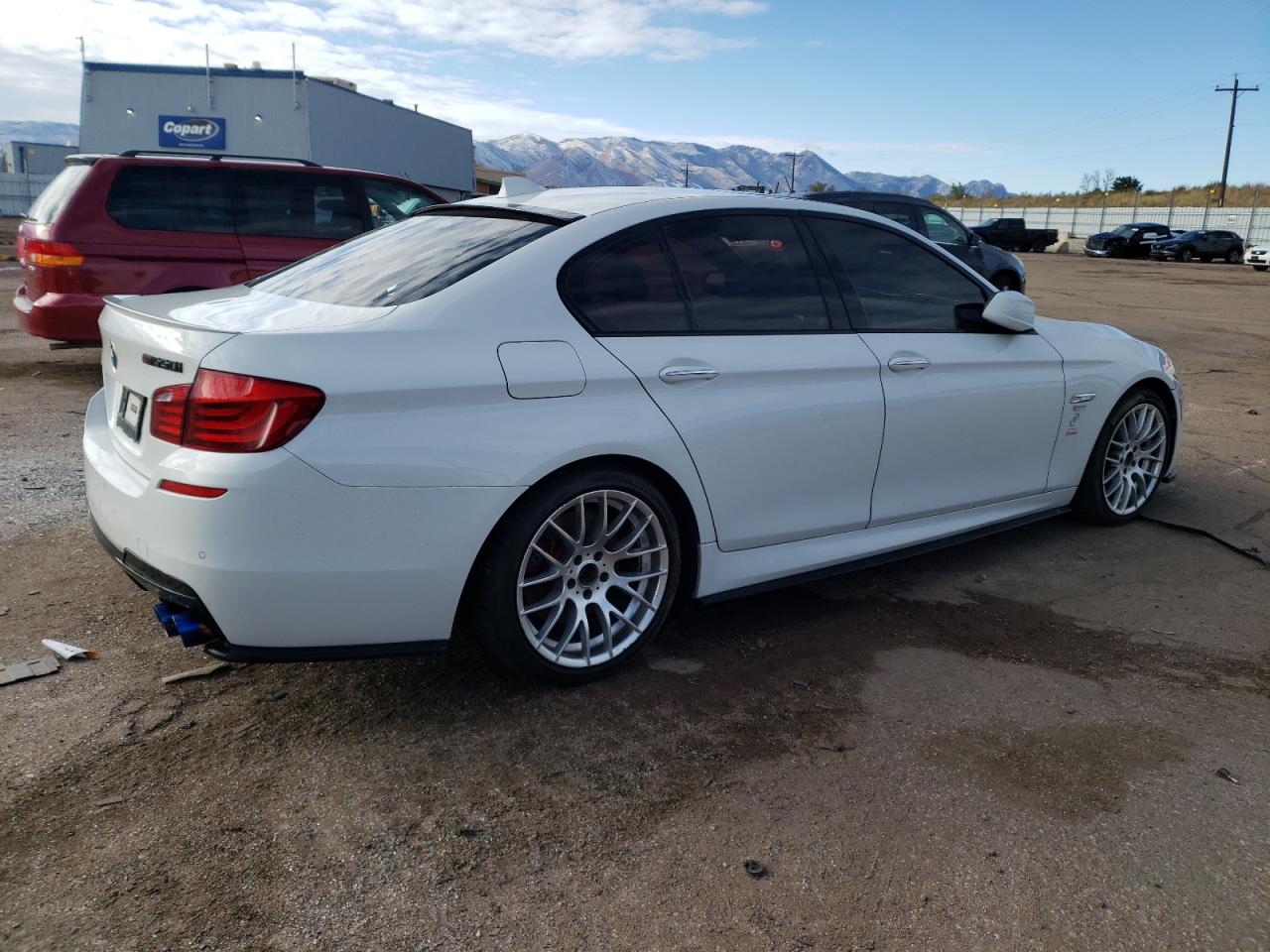 2013 BMW 5er VIN WBAFU9C59DDY72781 Copart auction photo, minor dent/scratches damage thumbnail 3