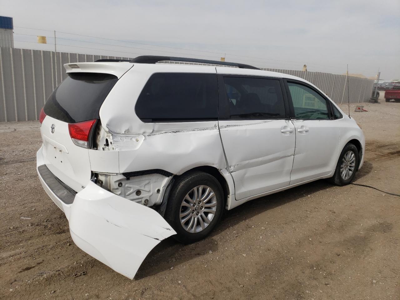 2011 Toyota Sienna VIN 5TDYK3DC6BS169443 Copart auction photo, side / rear end damage thumbnail 3