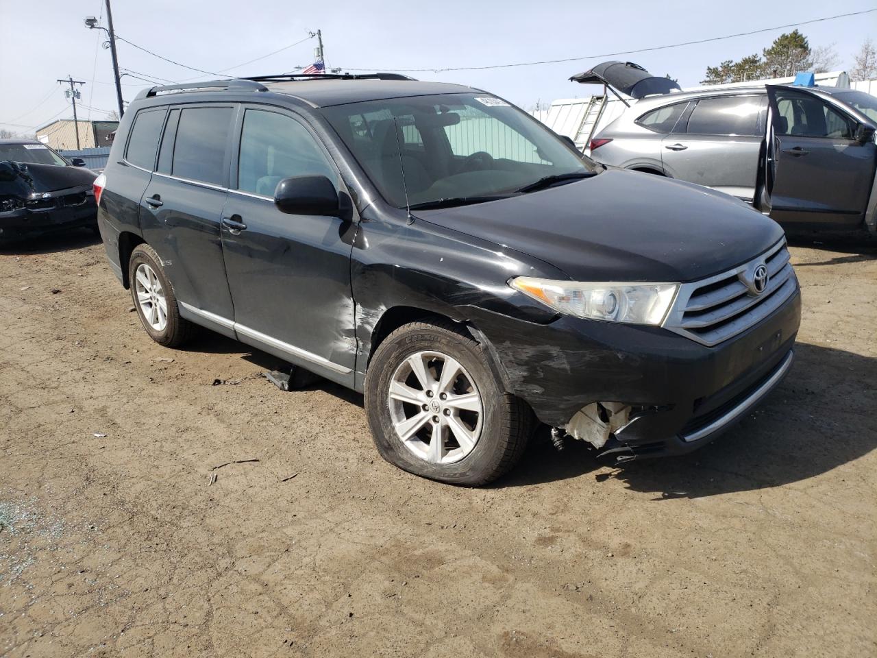 2011 Toyota Highlander VIN 5TDBK3EH6BS062148 Copart auction photo, all over damage thumbnail 4