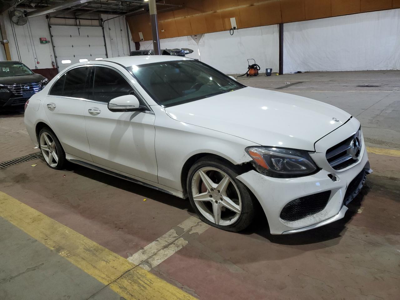 2015 Mercedes-Benz C-klasse VIN 55SWF4JB3FU056328 Copart auction photo, front end / minor dent/scratches damage thumbnail 4
