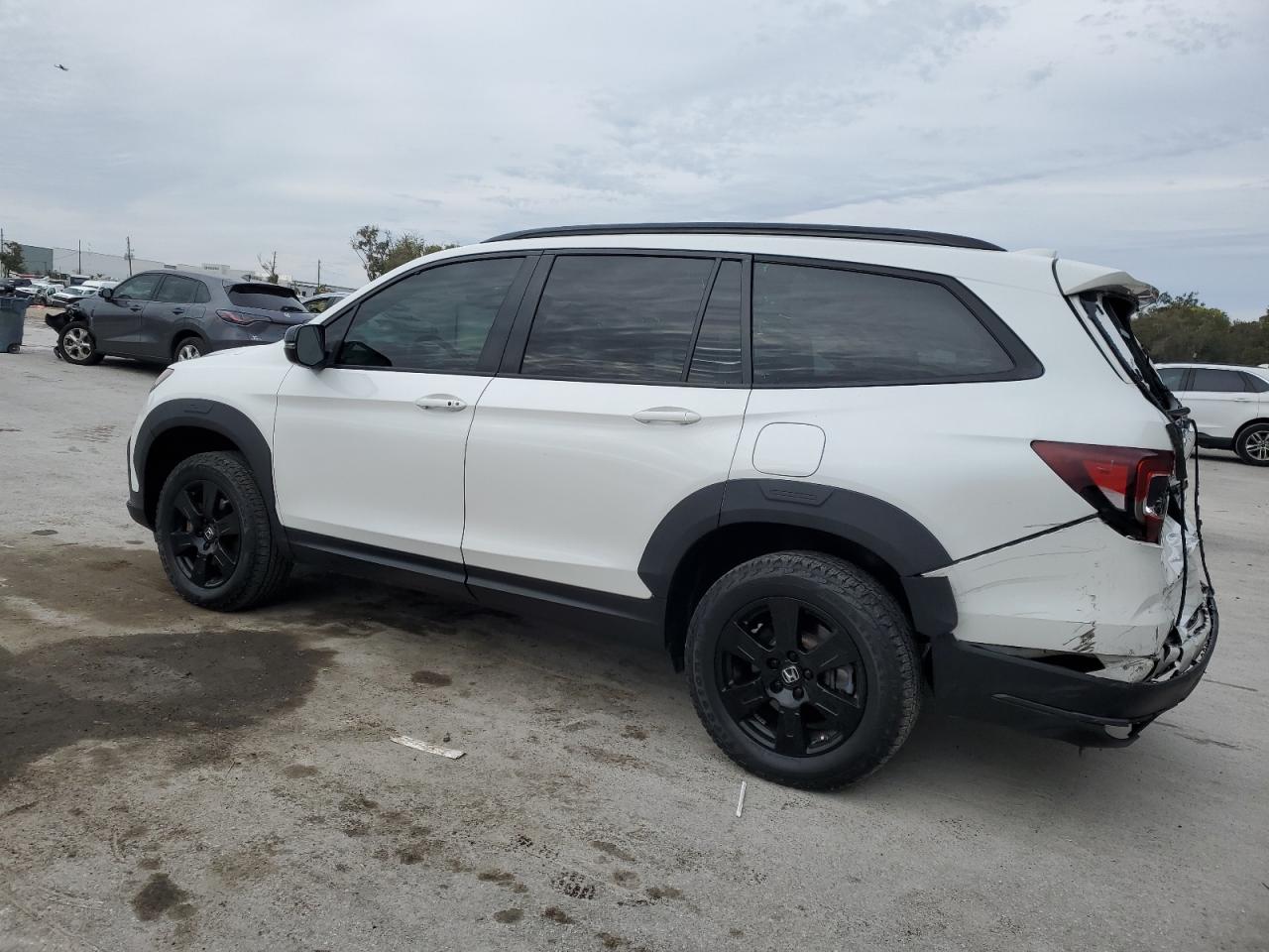 2022 Honda Pilot VIN 5FNYF6H80NB082609 Copart auction photo, rear end damage thumbnail 2