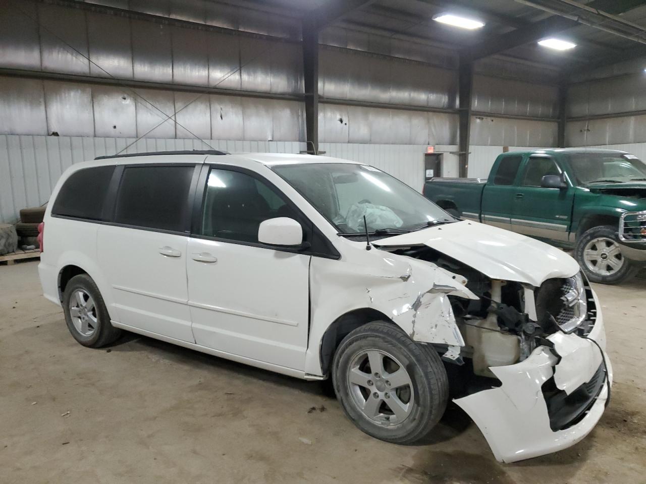 2013 Dodge Caravan VIN 2C4RDGCG8DR582759 Copart auction photo, front end damage thumbnail 4