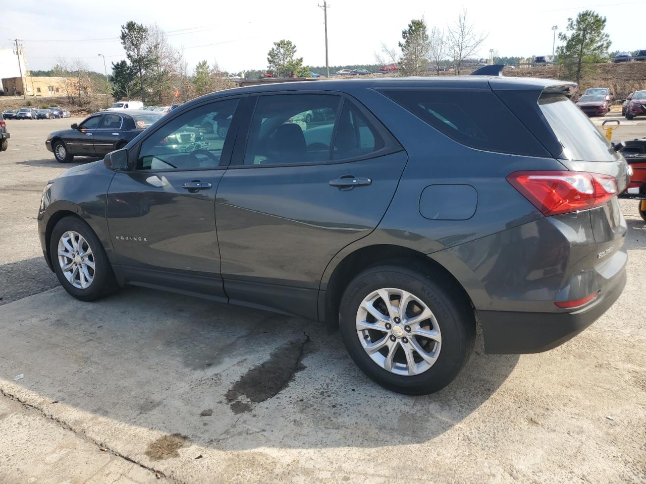 2019 Chevrolet Equinox VIN 3GNAXHEV3KS645926 Copart auction photo, side / front end damage thumbnail 2