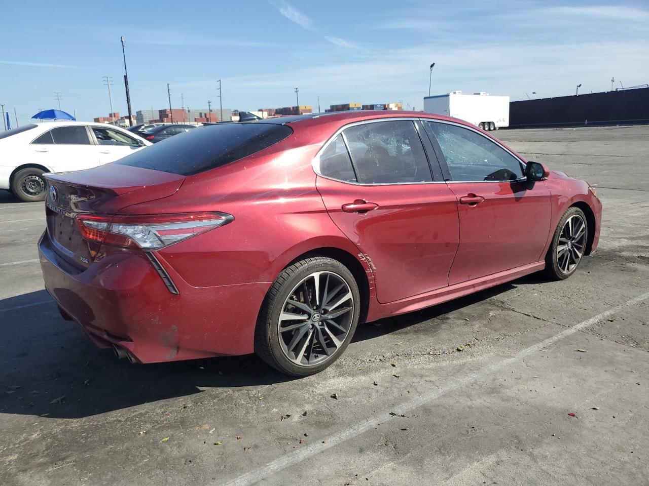 2018 Toyota Camry VIN 4T1B61HK3JU563990 Copart auction photo, water/flood / all over damage thumbnail 3