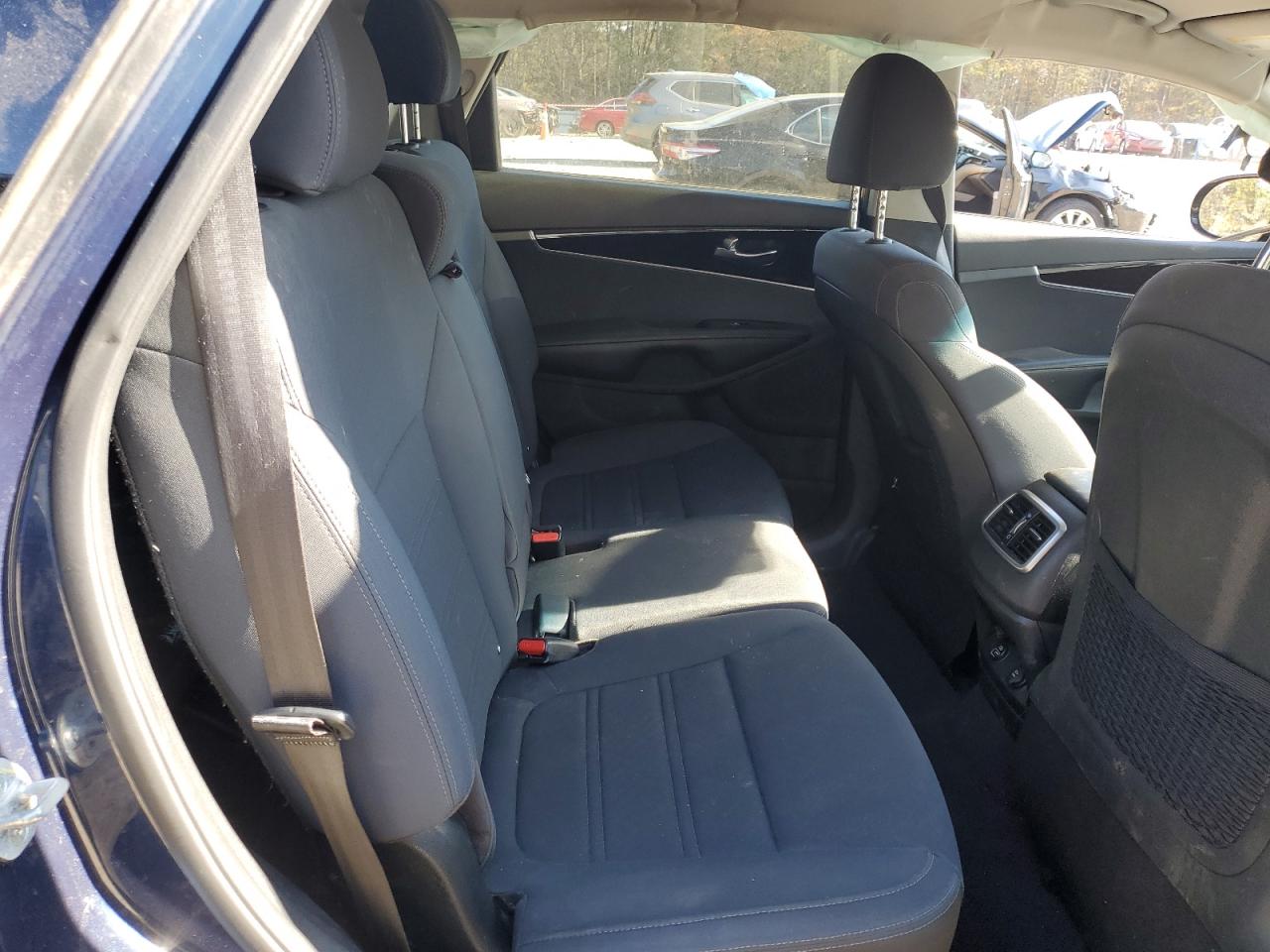 2019 KIA Sorento VIN 5XYPG4A37KG433810 Copart auction photo, all over damage thumbnail 11