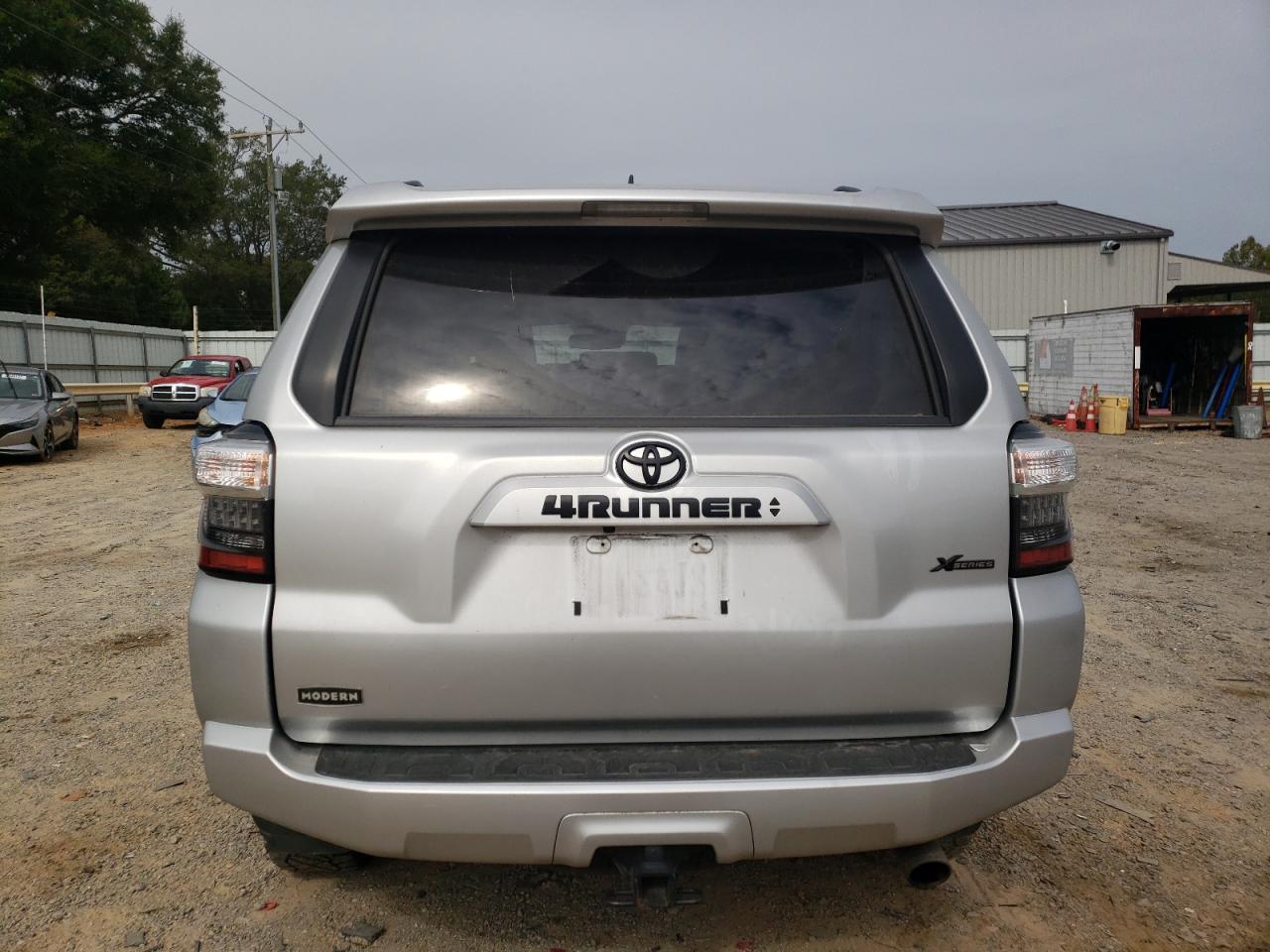 2021 Toyota 4Runner VIN JTENU5JR5M5959757 Copart auction photo, front end / side damage thumbnail 6
