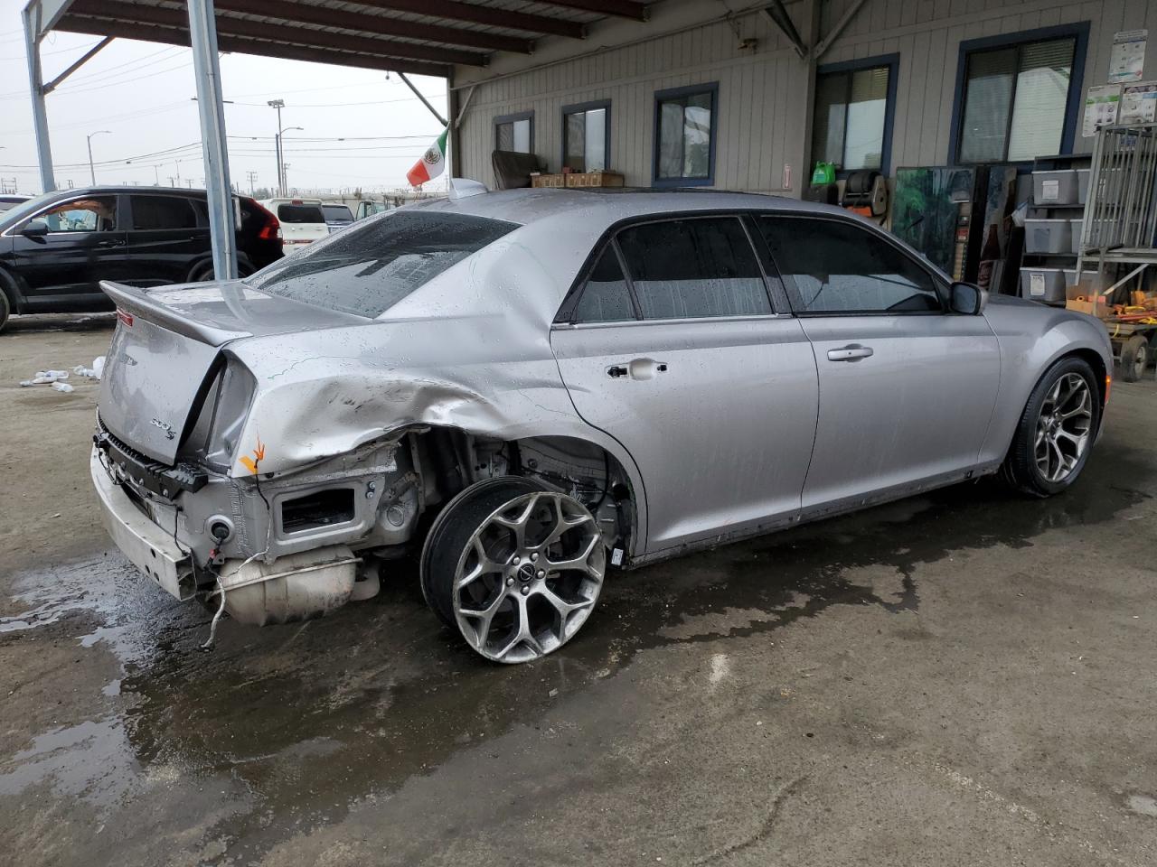 2018 Chrysler 300 VIN 2C3CCABG9JH261505 Copart auction photo, rear end / side damage thumbnail 3