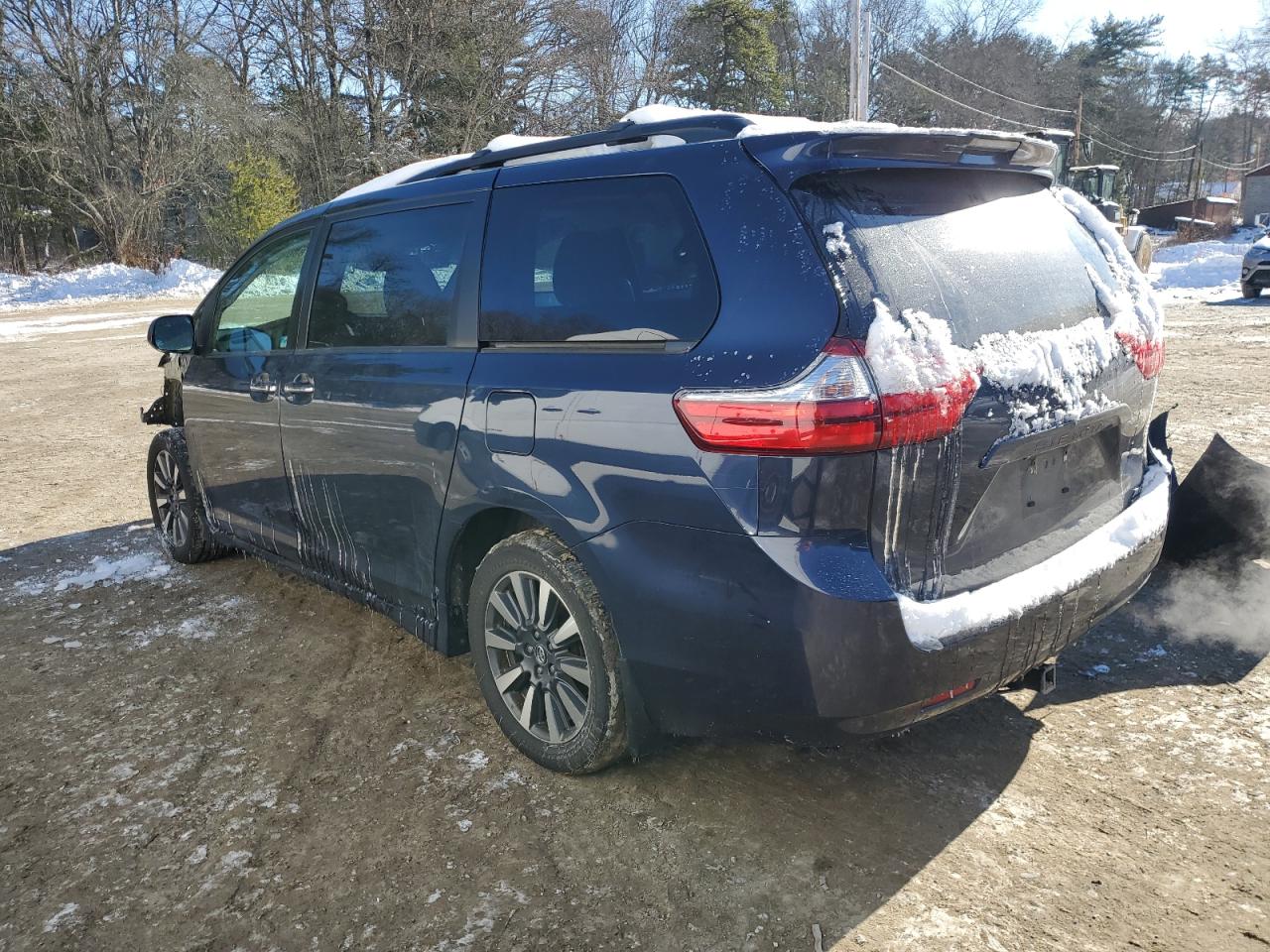 2018 Toyota Sienna VIN 5TDDZ3DC6JS205740 Copart auction photo, front end / side damage thumbnail 2
