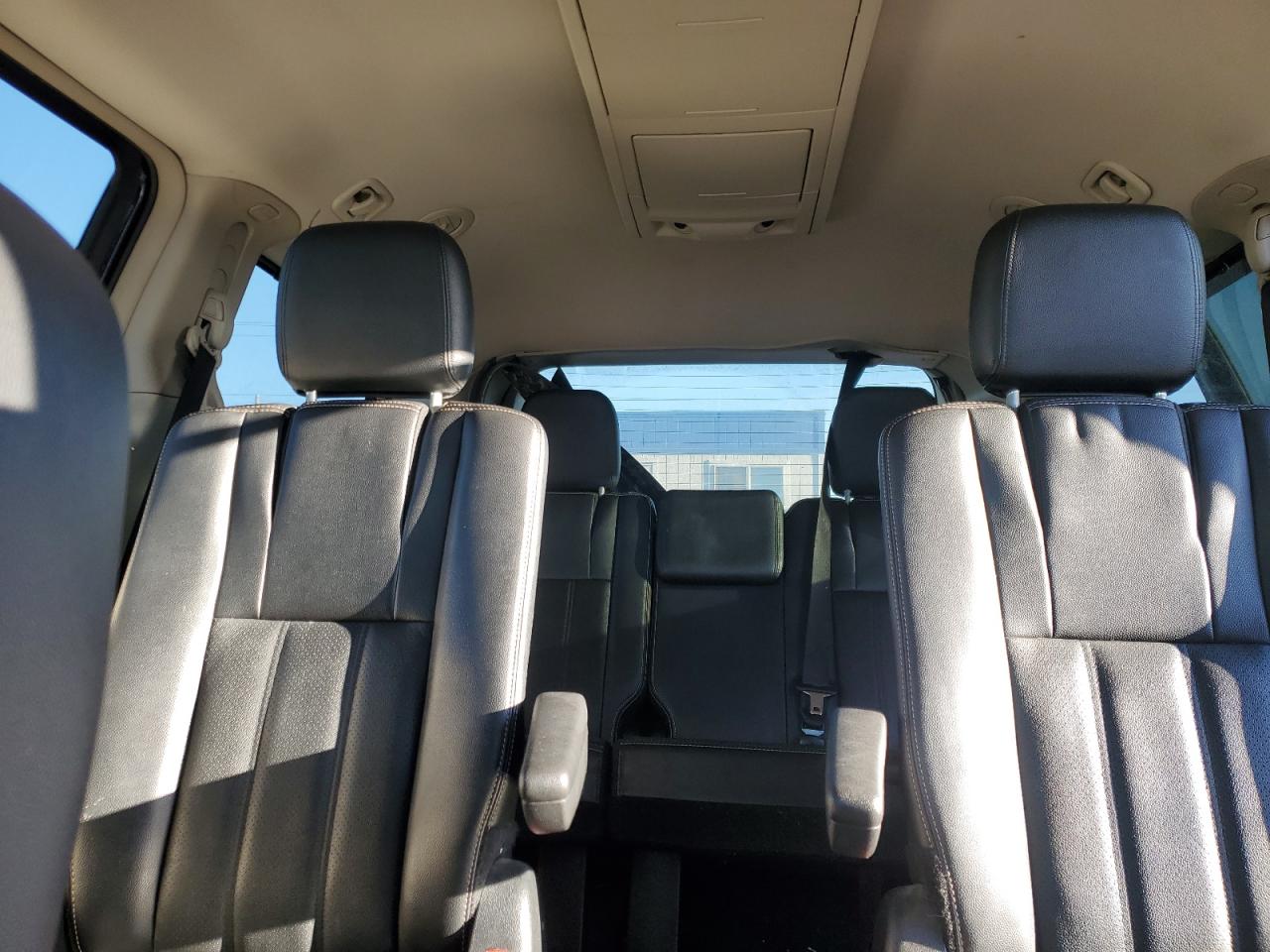 2015 Chrysler Town & Country VIN 2C4RC1CG0FR597727 Copart auction photo, front end damage thumbnail 10