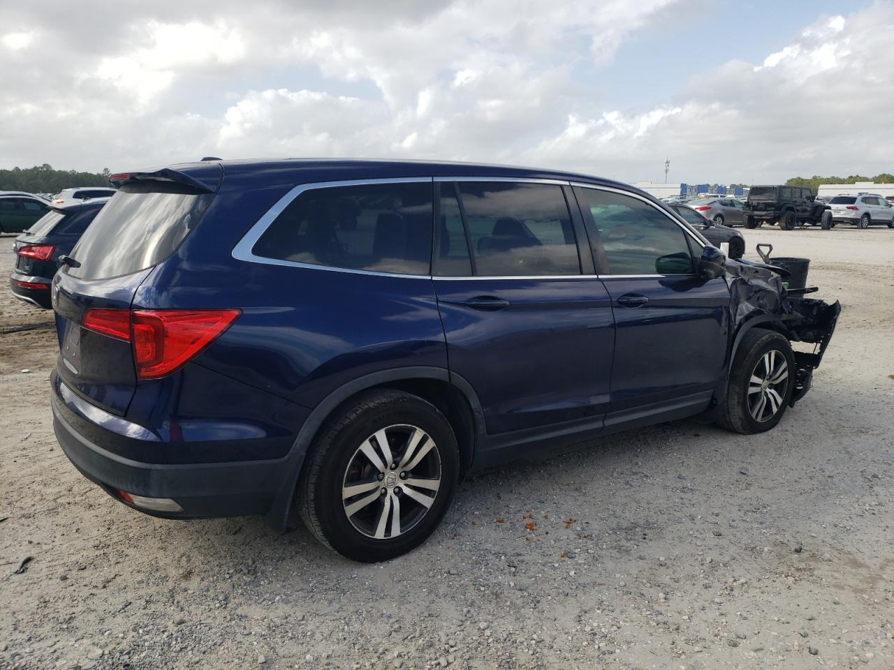 2016 Honda Pilot VIN 5FNYF5H50GB043487 Copart auction photo, front end damage thumbnail 3