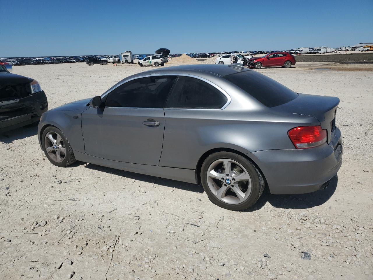 2011 BMW 1er VIN WBAUP7C53BVK78925 Copart auction photo, rear end damage thumbnail 2