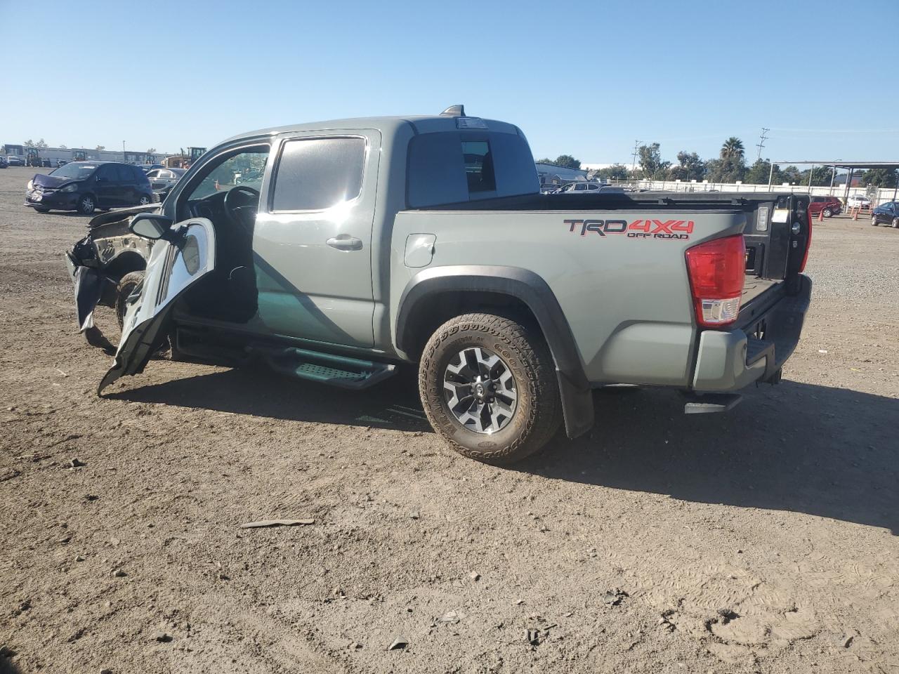 2022 Toyota Tacoma VIN 3TMCZ5AN6NM524655 Copart auction photo, side damage thumbnail 2