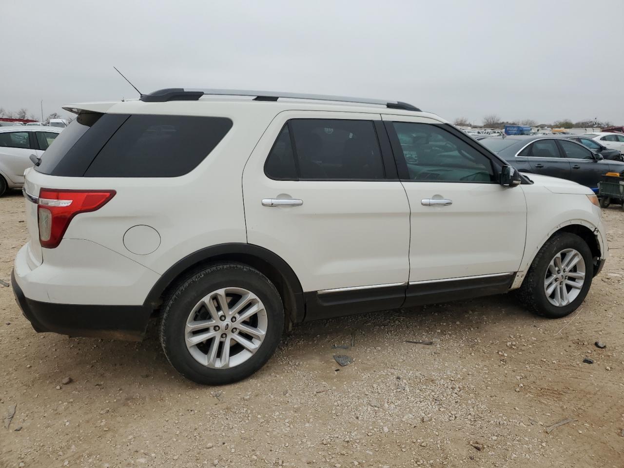 2012 Ford Explorer VIN 1FMHK7D85CGA75368 Copart auction photo, minor dent/scratches damage thumbnail 3