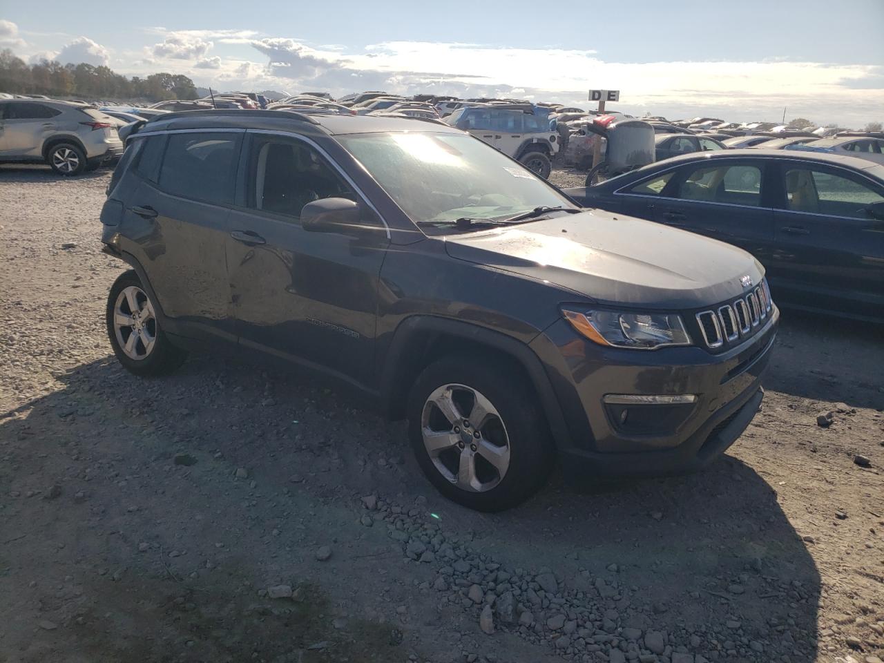 2018 Jeep Compass VIN 3C4NJDBB9JT398662 Copart auction photo, rear end / side damage thumbnail 4