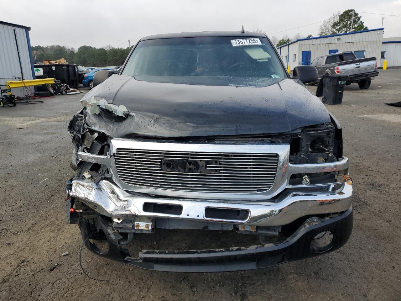 2006 GMC Sierra VIN 2GTEC13Z561304807 Copart auction photo, front end damage thumbnail 5