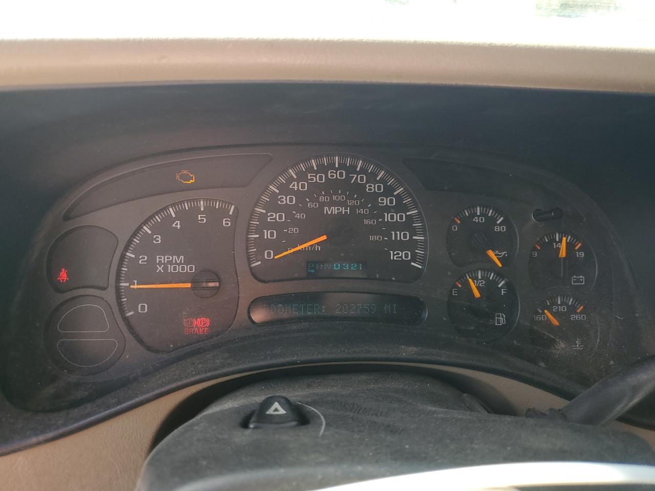 2004 Chevrolet Suburban VIN 3GNFK16Z64G291712 Copart auction photo, front end / minor dent/scratches damage thumbnail 9