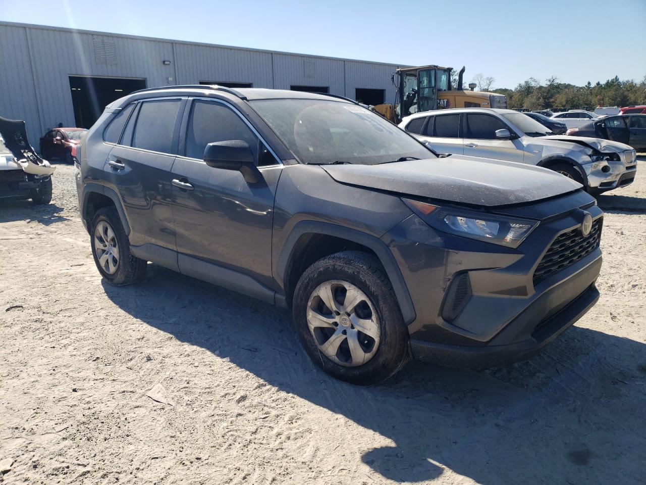 2019 Toyota RAV 4 VIN 2T3H1RFV8KW008515 Copart auction photo, minor dent/scratches damage thumbnail 4