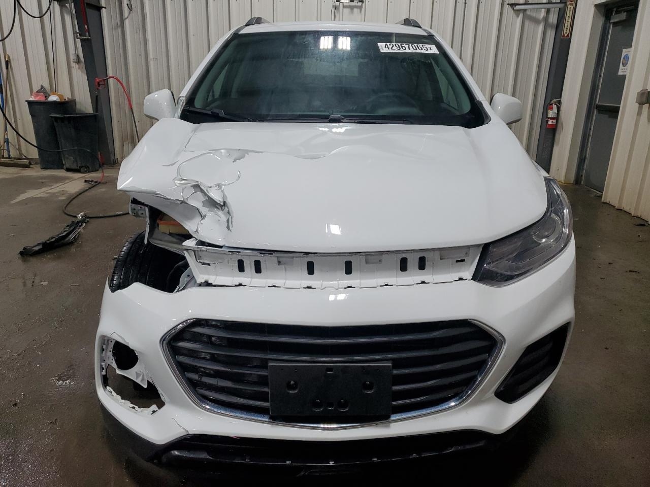 2022 Chevrolet Trax VIN KL7CJPSM0NB524728 Copart auction photo, front end / side damage thumbnail 5