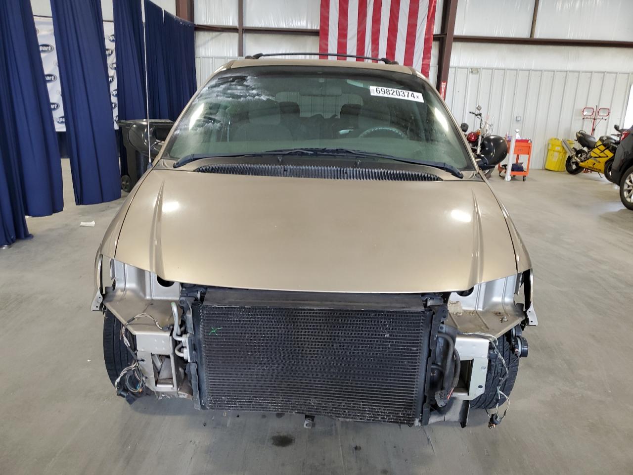 2004 Dodge Caravan VIN 2D4GP44L64R574719 Copart auction photo, front end damage thumbnail 5