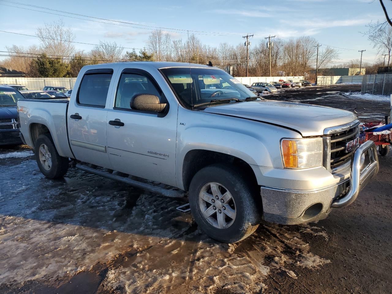 2011 GMC Sierra VIN 3GTP2VE34BG190859 Copart auction photo, front end / minor dent/scratches damage thumbnail 4