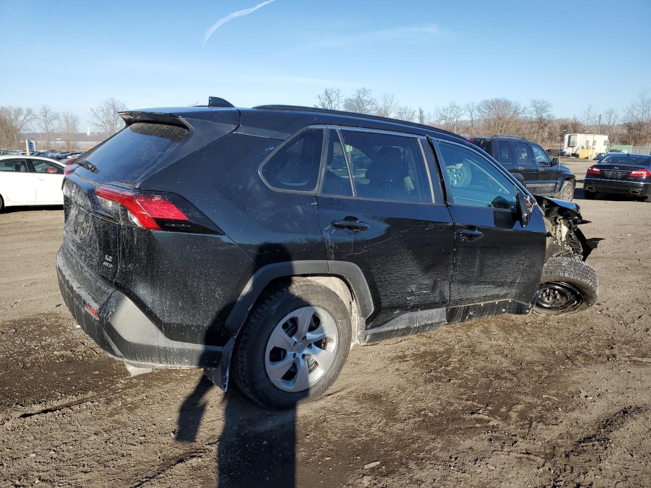 2019 Toyota RAV 4 VIN 2T3G1RFV4KW001119 Copart auction photo, front end / side damage thumbnail 3