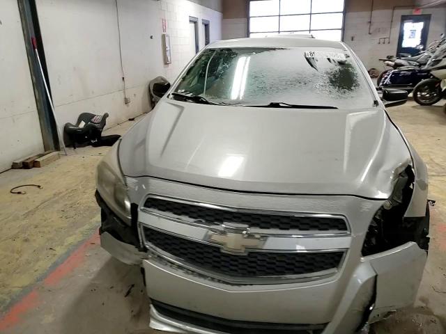 2013 Chevrolet Malibu VIN 1G11B5SA2DF214999 Copart auction photo, front end / minor dent/scratches damage thumbnail 11