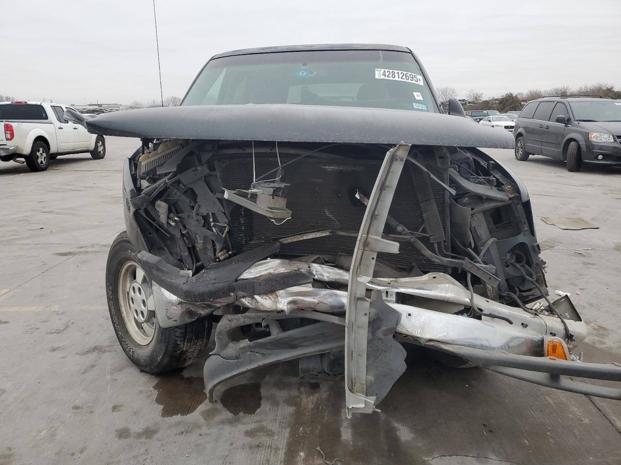 2003 Chevrolet Tahoe VIN 1GNEC13V53R318763 Copart auction photo, front end damage thumbnail 5
