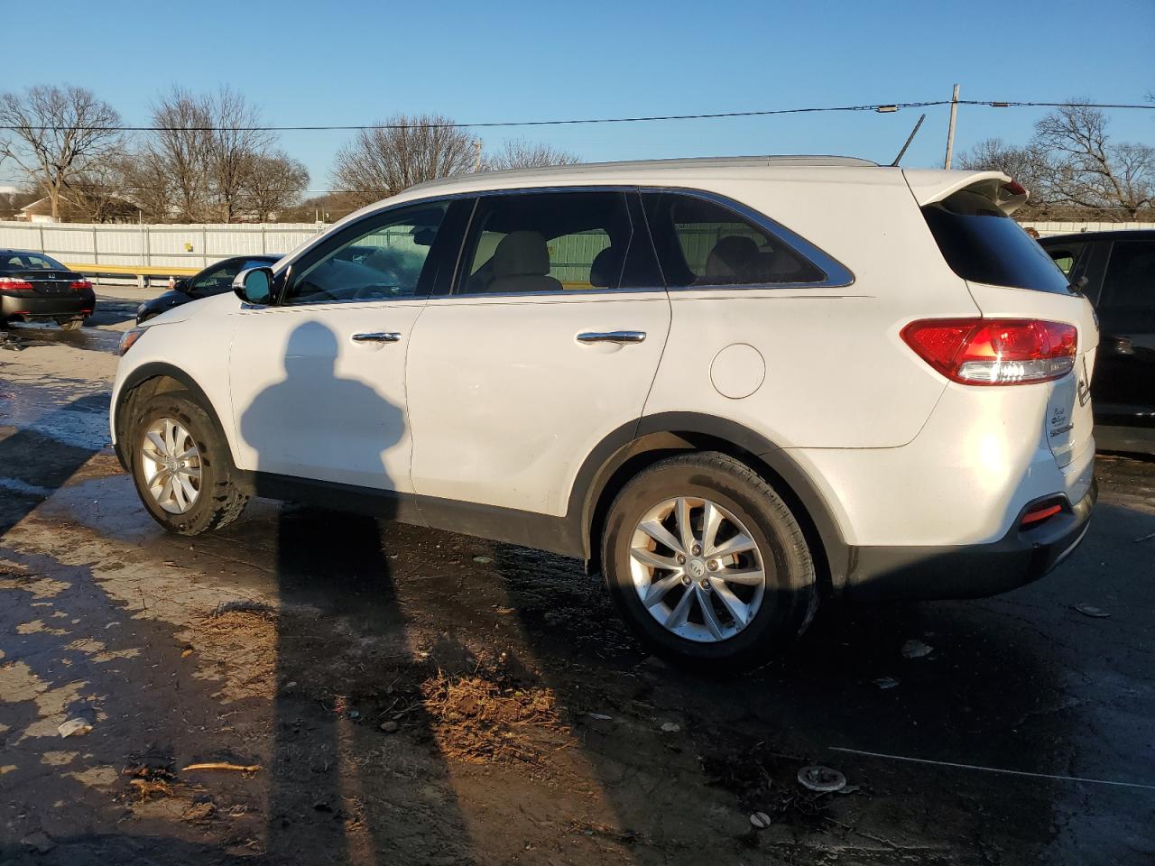 2017 KIA Sorento VIN 5XYPG4A33HG202444 Copart auction photo, side / front end damage thumbnail 2