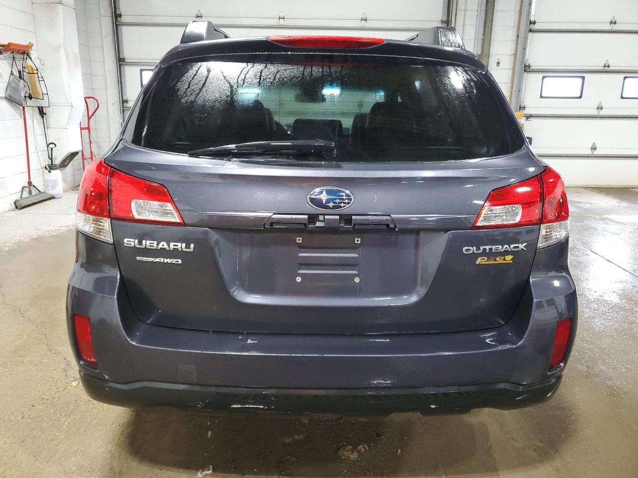 2010 Subaru Outback VIN 4S4BRBKC8A3315786 Copart auction photo, minor dent/scratches damage thumbnail 6