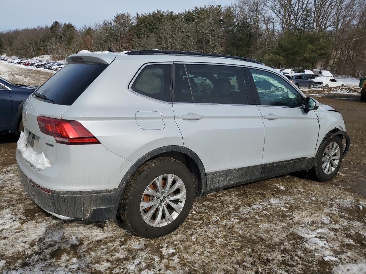 2019 Volkswagen Tiguan VIN 3VV2B7AX7KM044005 Copart auction photo, front end / minor dent/scratches damage thumbnail 3