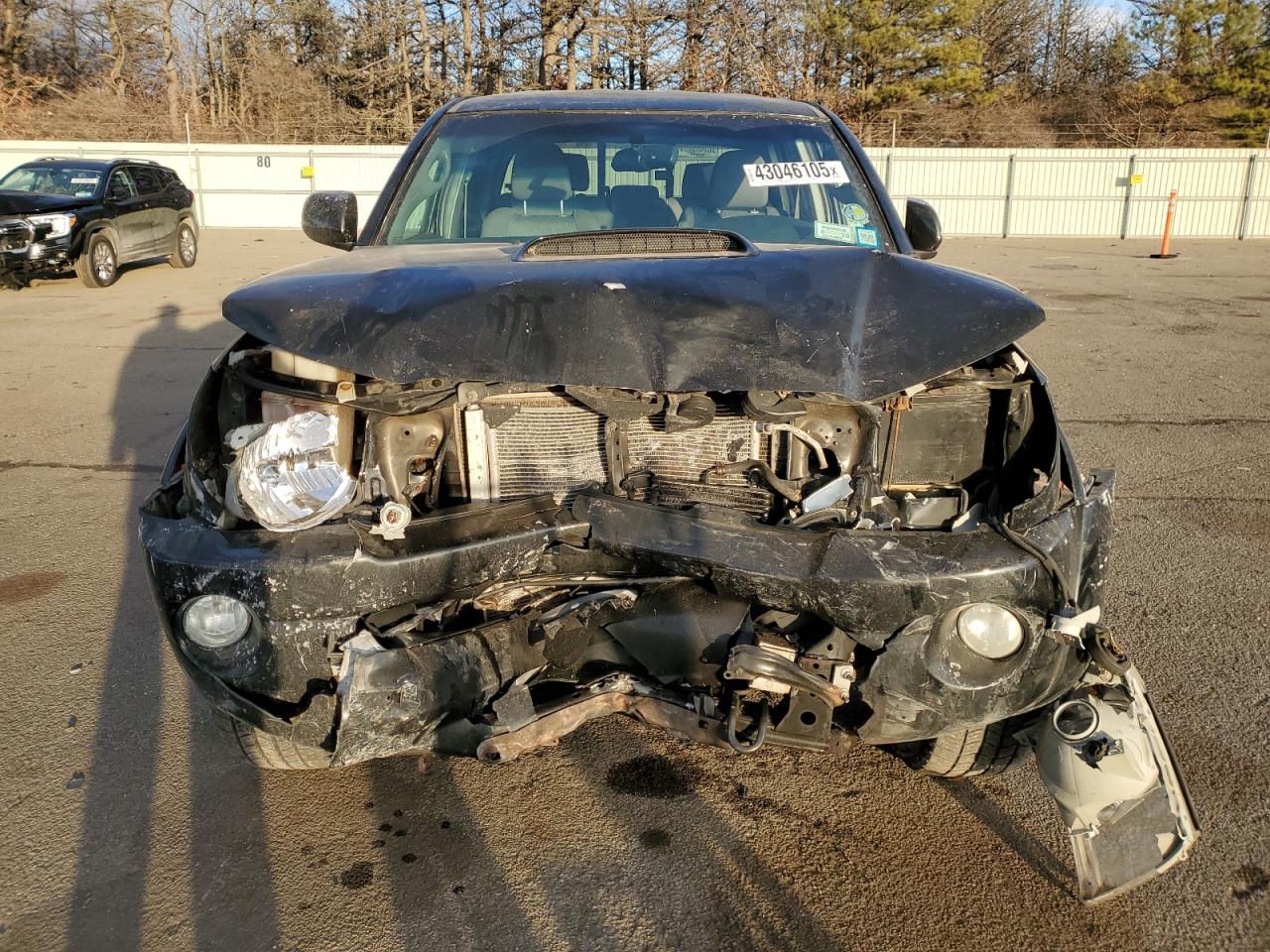 2011 Toyota Tacoma VIN 3TMLU4EN6BM068185 Copart auction photo, front end / minor dent/scratches damage thumbnail 5