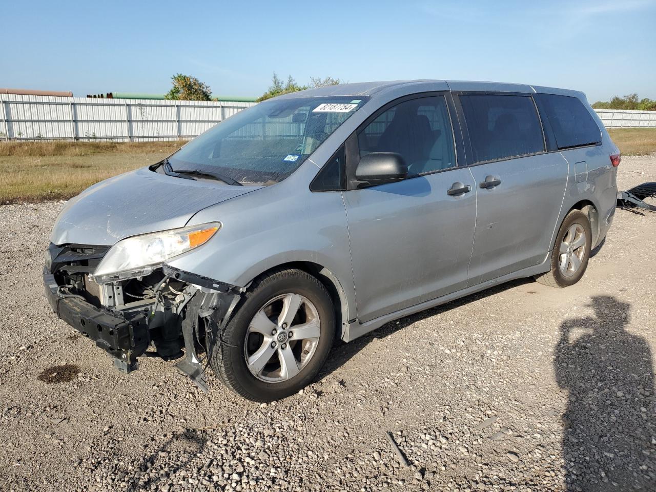 2019 Toyota Sienna VIN 5TDZZ3DC2KS992600