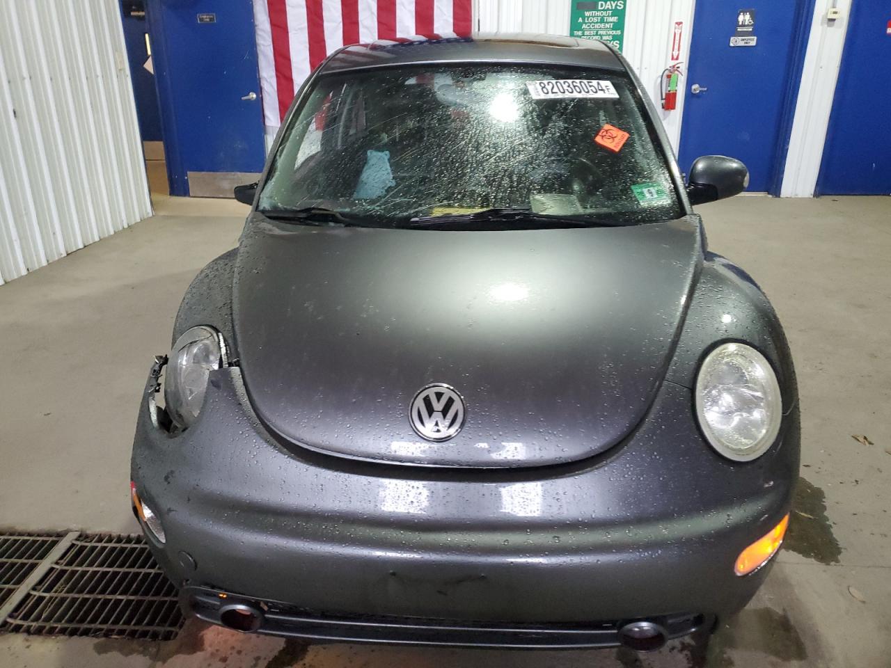 2003 Volkswagen Beetle VIN 3VWDD21C53M439767 Copart auction photo, front end / side damage thumbnail 5