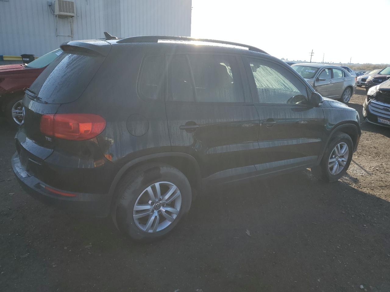 2017 Volkswagen Tiguan VIN WVGAV7AX0HK002899 Copart auction photo, rear end / undercarriage damage thumbnail 3