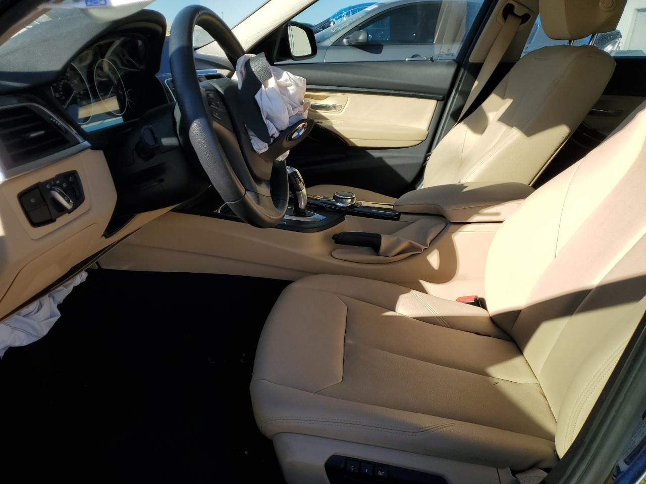2018 BMW 3er VIN WBA8A3C51JA357687 Copart auction photo, front end damage thumbnail 7
