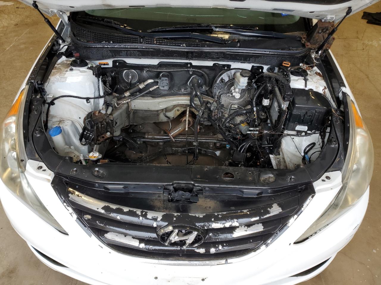 2014 Hyundai Sonata VIN 5NPEC4AC5EH854344 Copart auction photo, stripped / minor dent/scratches damage thumbnail 11