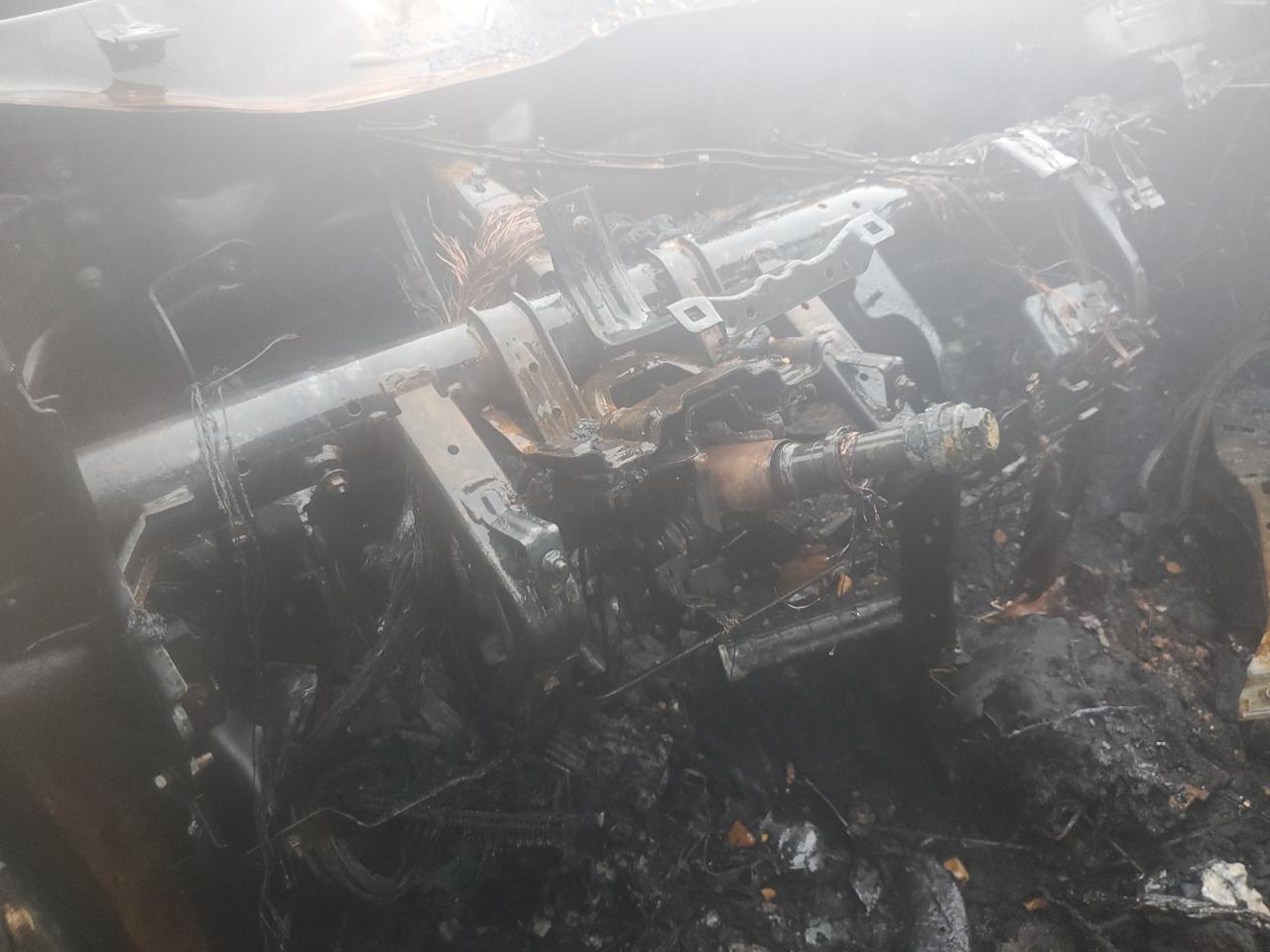 2019 KIA Sorento VIN 5XYPG4A35KG491933 Copart auction photo, burn / replaced vin damage thumbnail 9