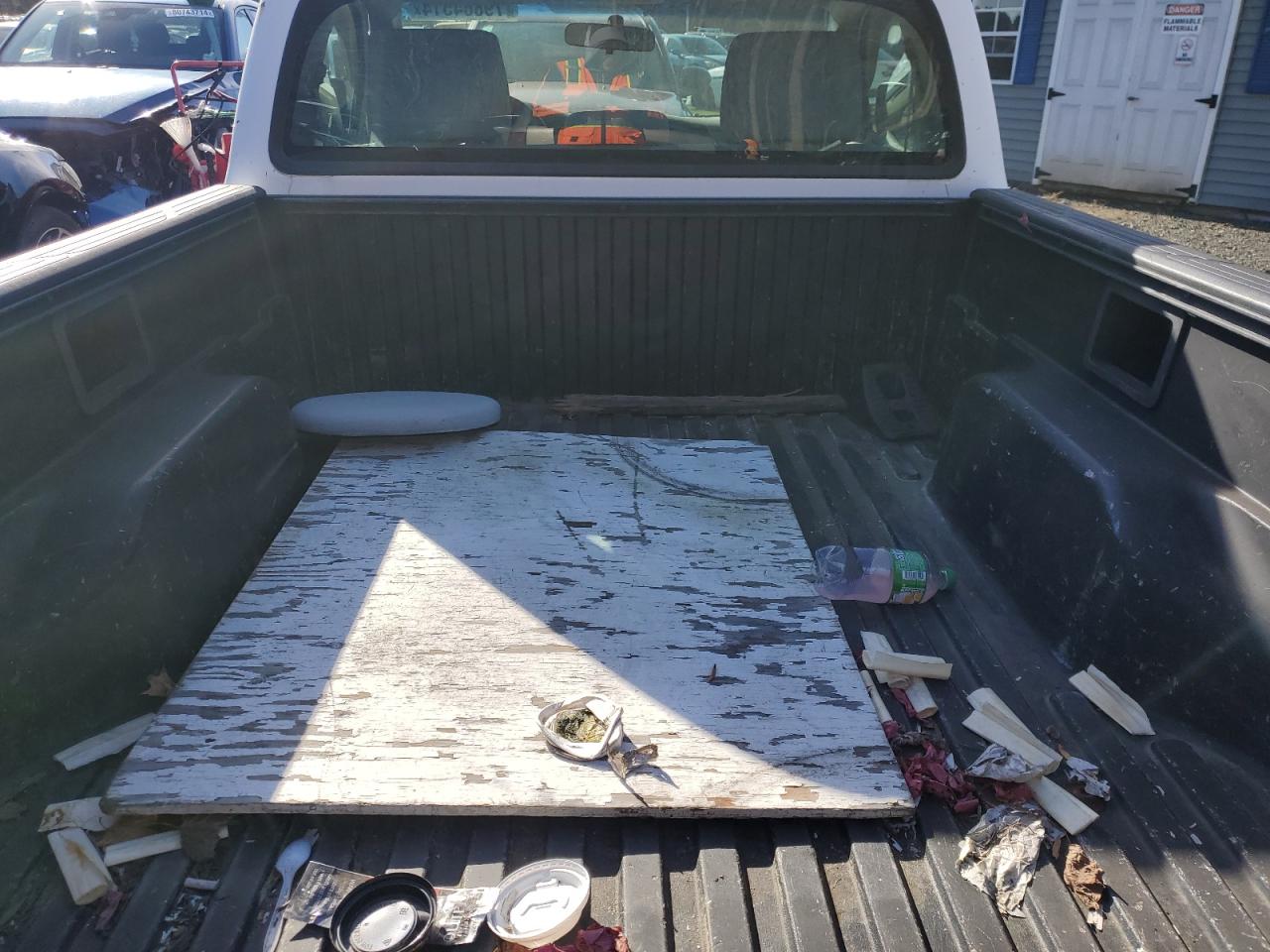 2011 Toyota Tacoma VIN 5TFNX4CN8BX005716 Copart auction photo, side / minor dent/scratches damage thumbnail 10