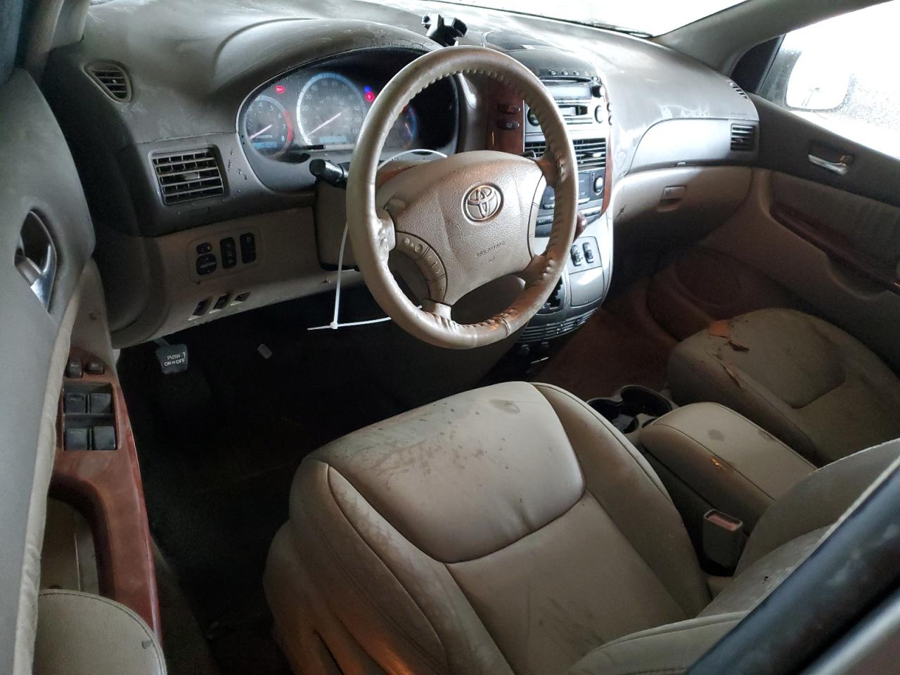 2004 Toyota Sienna VIN 5TDBA22C84S009833 Copart auction photo, biohazard/chemical damage thumbnail 8