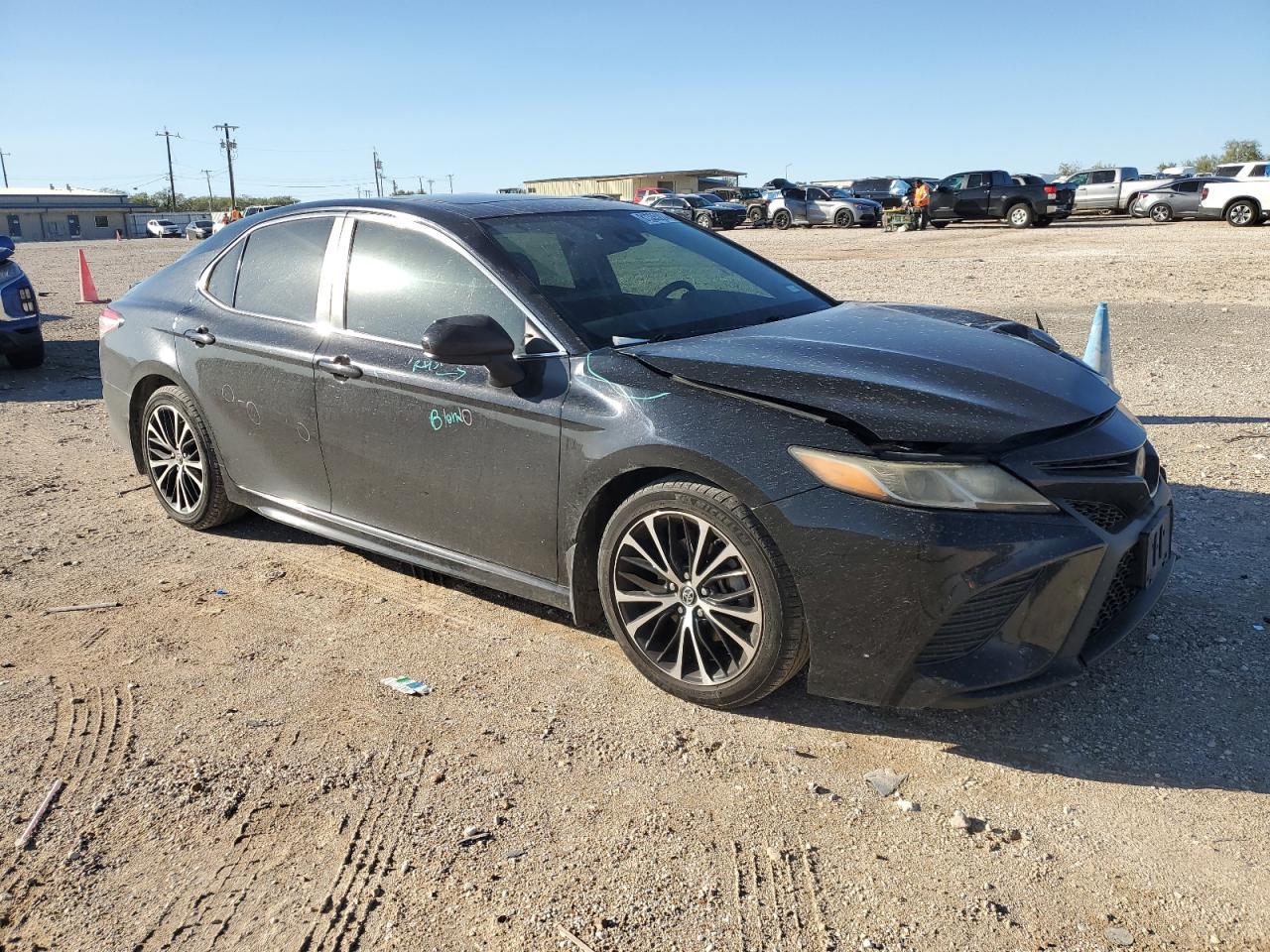 2018 Toyota Camry VIN 4T1B11HK3JU035803 Copart auction photo, front end / minor dent/scratches damage thumbnail 4