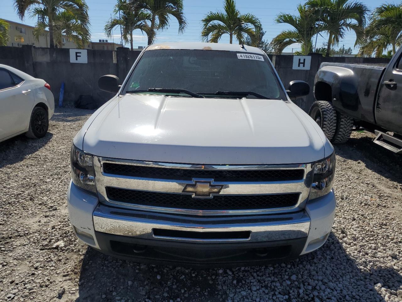 2011 Chevrolet Silverado VIN 3GCPKSE38BG374135 Copart auction photo, minor dent/scratches damage thumbnail 5